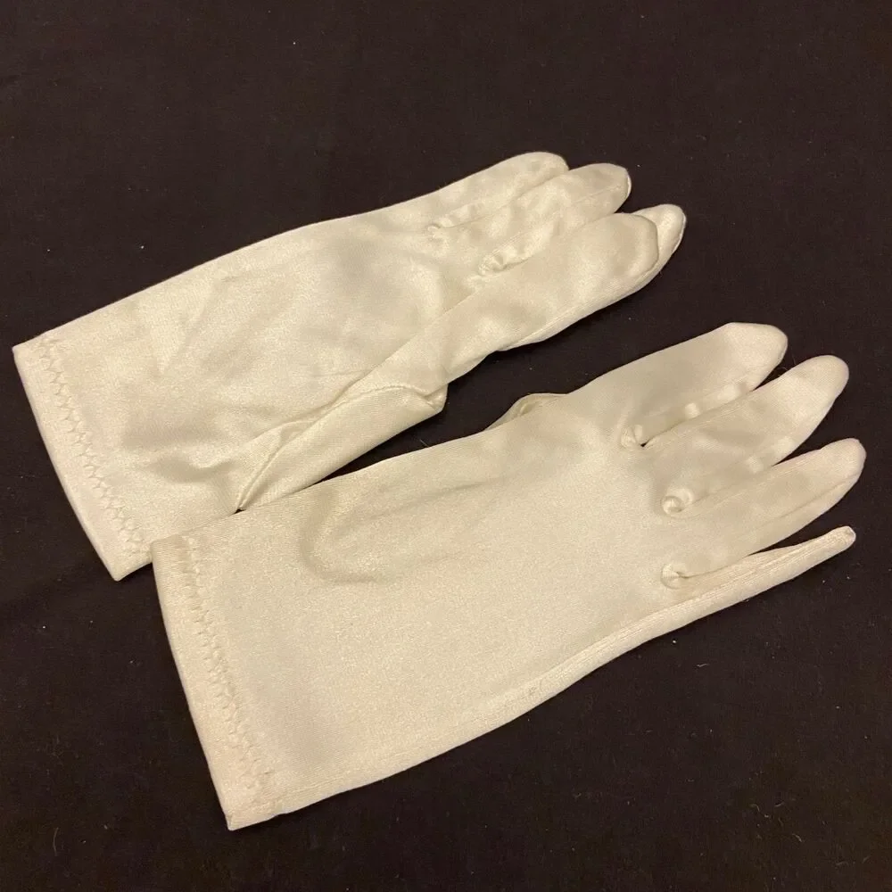 #6252 Girls Shiny Nylon Dress Gloves Size M made in Hong Kong